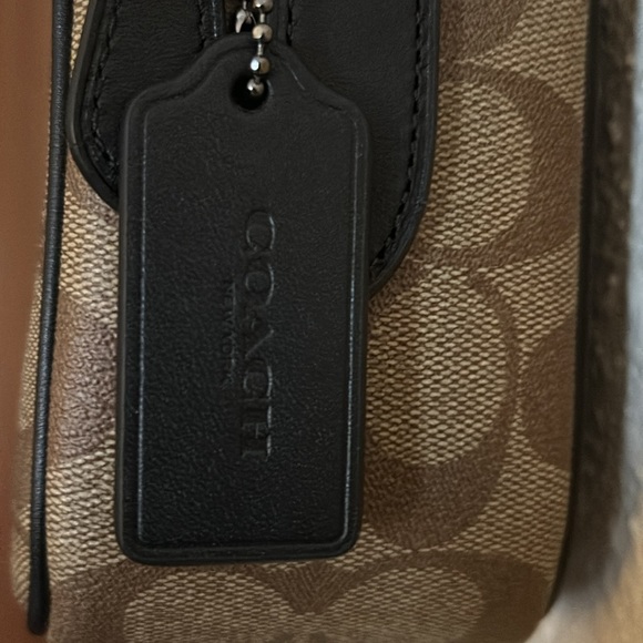 Coach crossbody - Picture 4 of 12